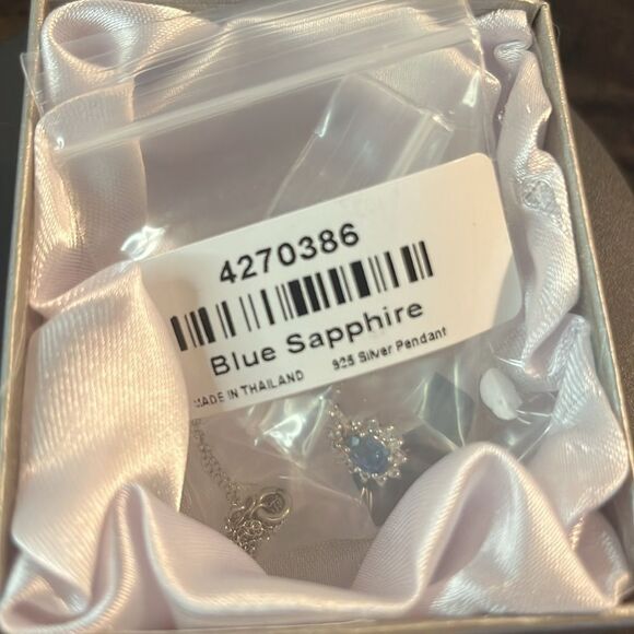 PREMIUM KANCHANABURI BLUE SAPPHIRE, WHITE ZIRCON SUNBURST NECKLACE in PLATINUM - Picture 11 of 11